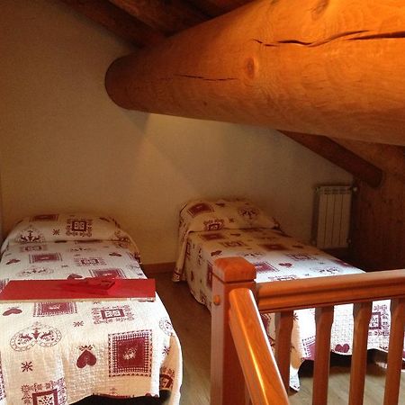 Maison Des Challant Challand Saint Victor Buitenkant foto