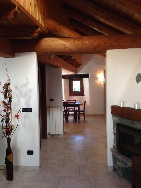 Maison Des Challant Challand Saint Victor Buitenkant foto