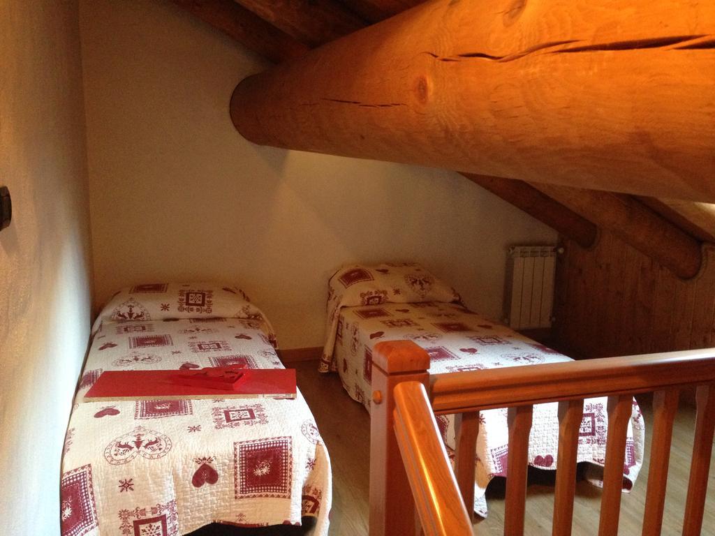 Maison Des Challant Challand Saint Victor Buitenkant foto