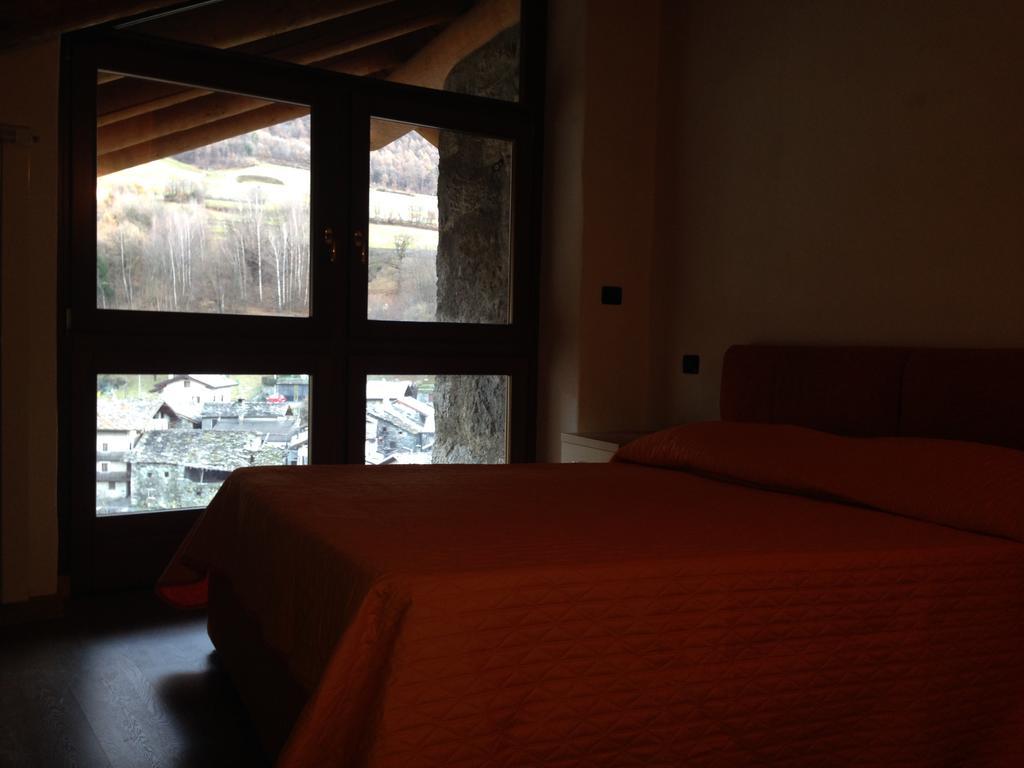 Maison Des Challant Challand Saint Victor Buitenkant foto