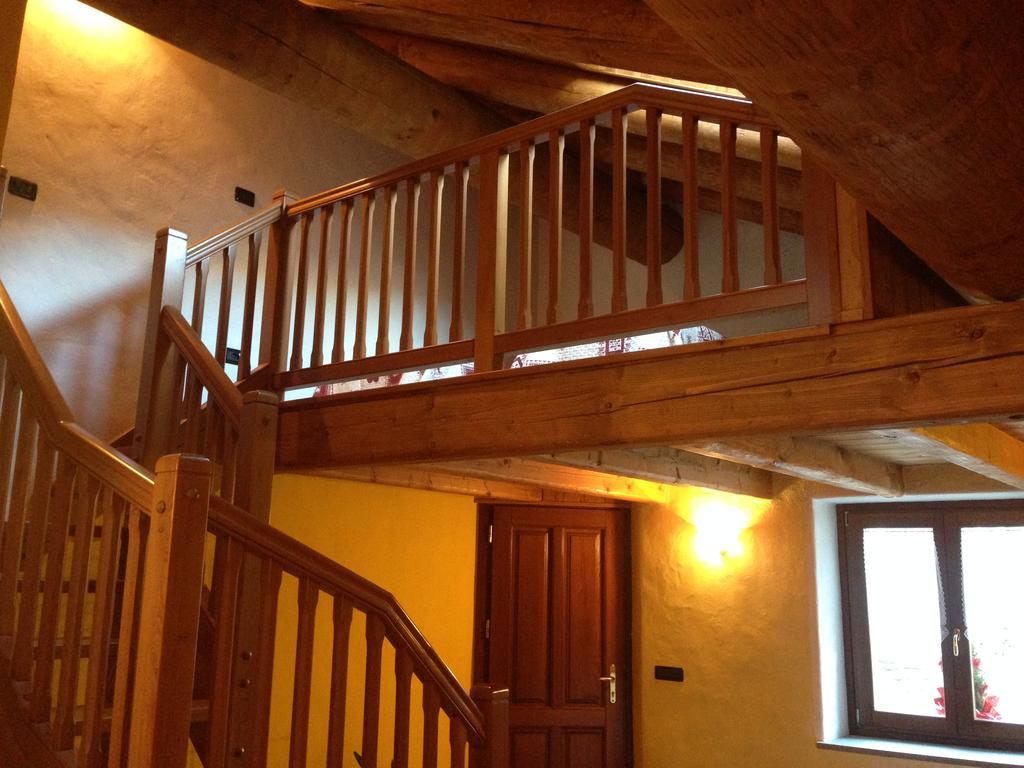 Maison Des Challant Challand Saint Victor Buitenkant foto