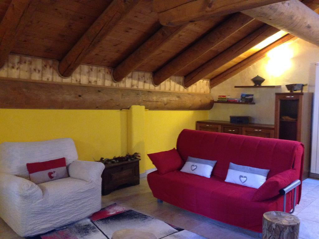 Maison Des Challant Challand Saint Victor Buitenkant foto