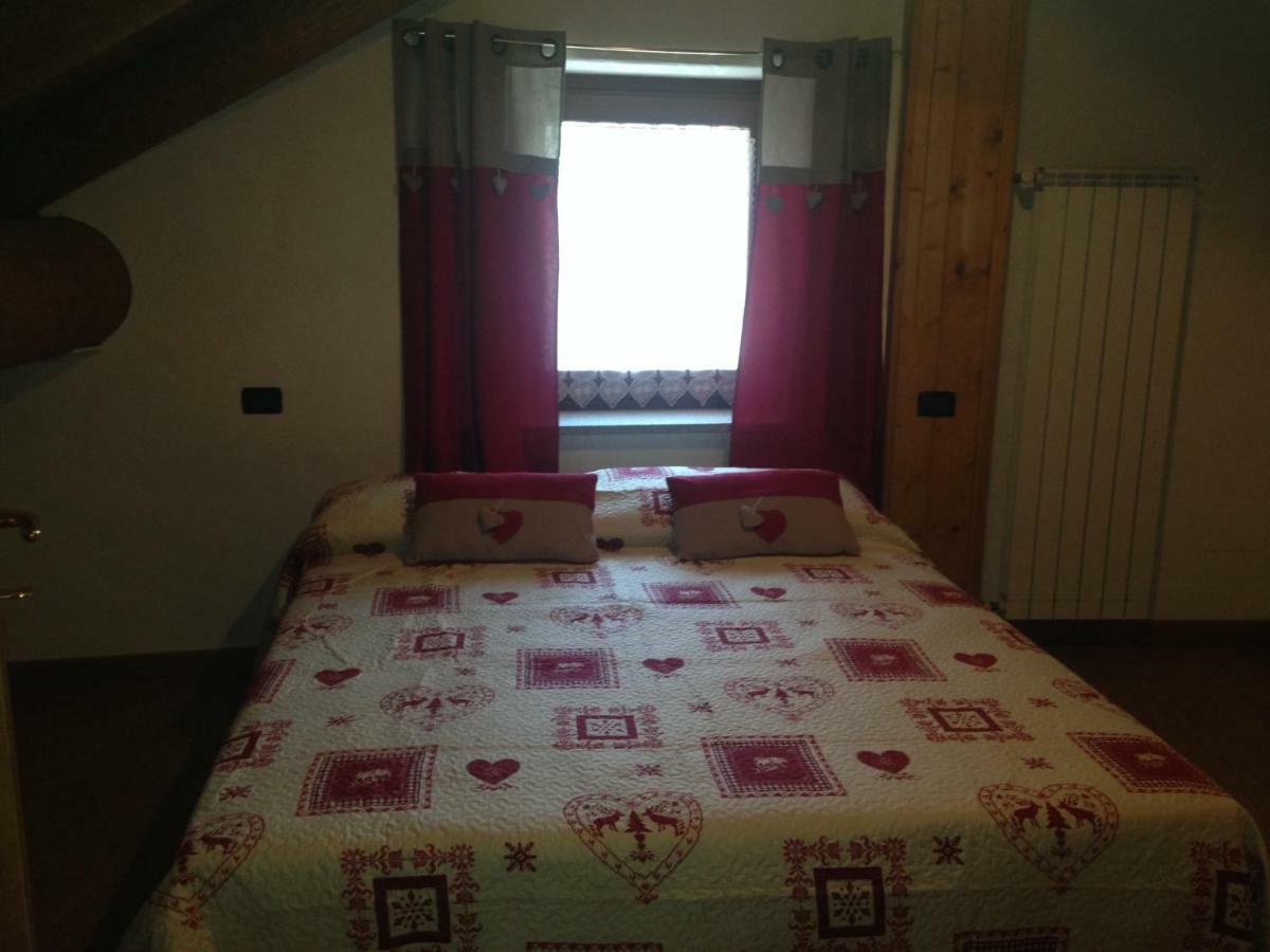 Maison Des Challant Challand Saint Victor Kamer foto